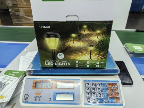 Ang mga solar lamp na nasa kamay ng mga customer ay mahigpit na sinusuri, para lamang makuha ng mga customer ang kasiyahan ng produkto.