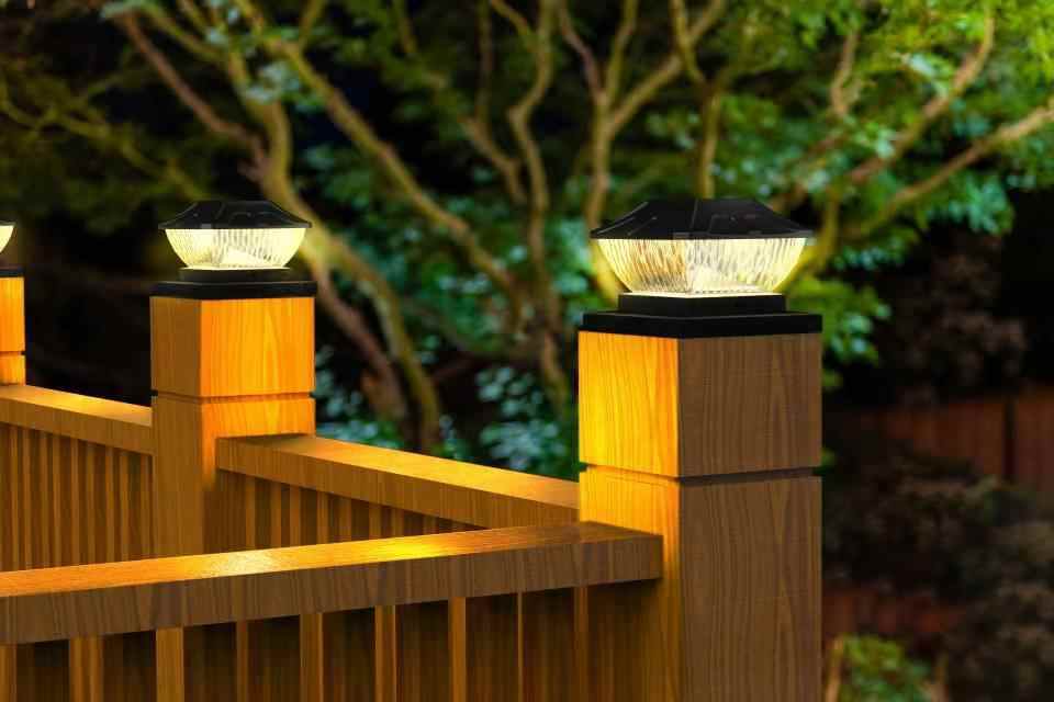 Paano Napapabuti ng Solar Post Cap Light ang Panlabas na Ilaw at Kaligtasan sa Bakod?
